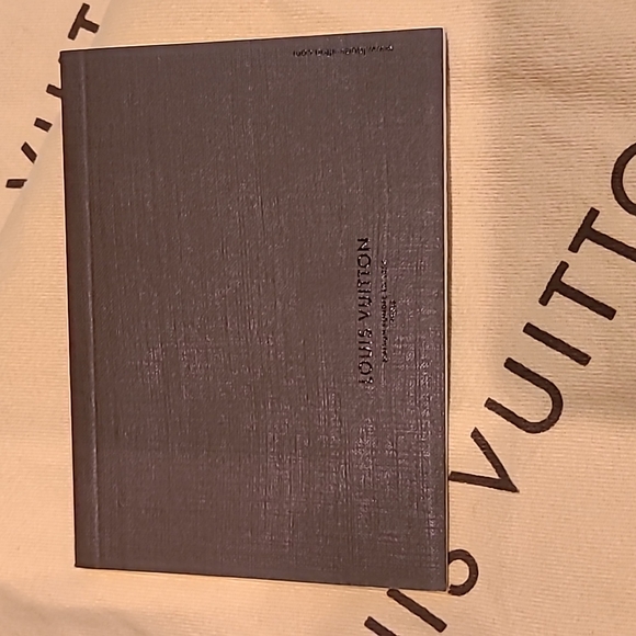 Men's Louis Vuitton Damier Sneakers - Picture 16 of 16